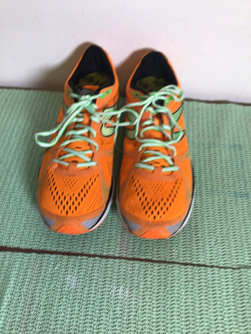 Newton Motion Stability Performance running shoes SZ 12  built to absorb impact